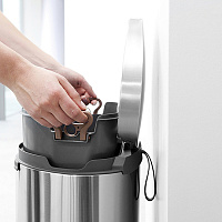Brabantia FlatBack Мусорное ведро с педалью, нержавеющая сталь на 40л, цвет: стальной матовый FPP 482021