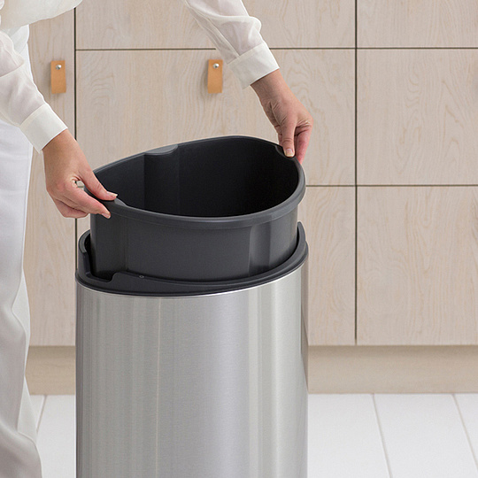 Brabantia Touch Bin New Мусорное ведро нажимн., нержавеющая сталь на 40л, цвет: стальной матовый 114823