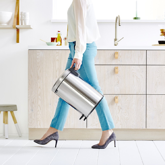 Brabantia NewIcon Мусорное ведро с педалью, нержавеющая сталь на 12л, цвет: стальной матовый 113604