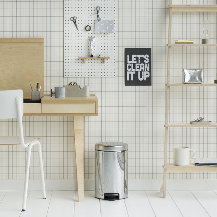Brabantia NewIcon Мусорное ведро с педалью, нержавеющая сталь на 12л, цвет: стальной полированный 113888