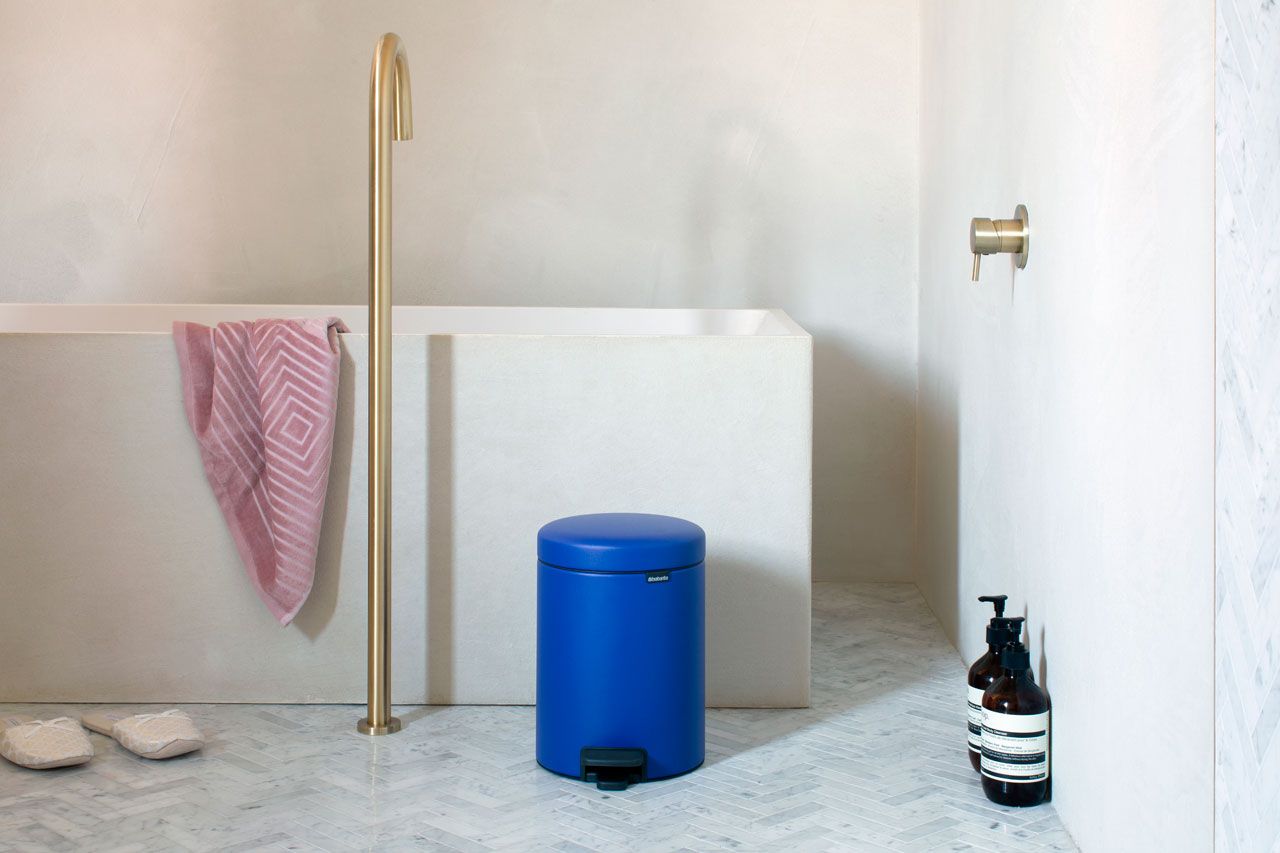 Brabantia NewIcon Мусорное ведро с педалью, нержавеющая сталь на 5л, цвет: минерально-синий 206849