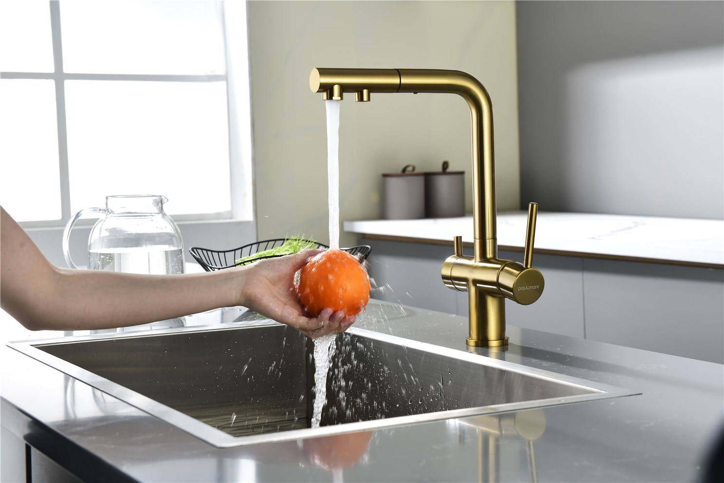 Paulmark Serpentine Смеситель для кухни с выдвижным изливом и подключ. фильтра, цвет: браш. золото Se213222-BG