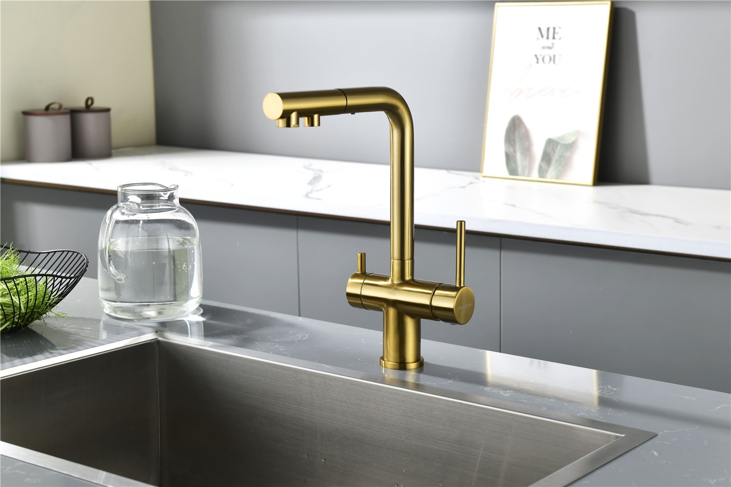 Paulmark Serpentine Смеситель для кухни с выдвижным изливом и подключ. фильтра, цвет: браш. золото Se213222-BG